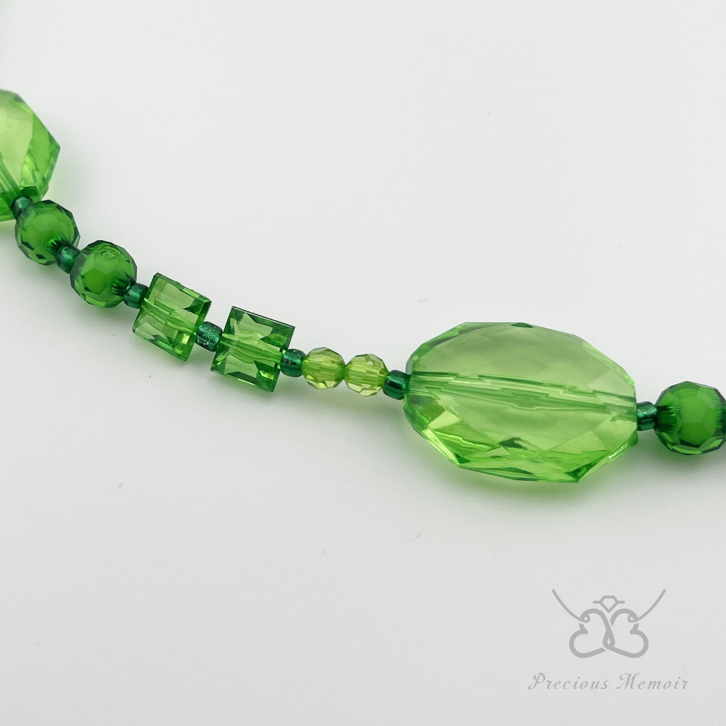 Green Bead Necklace w/ Faceted Translucent Crystal Design, 25"